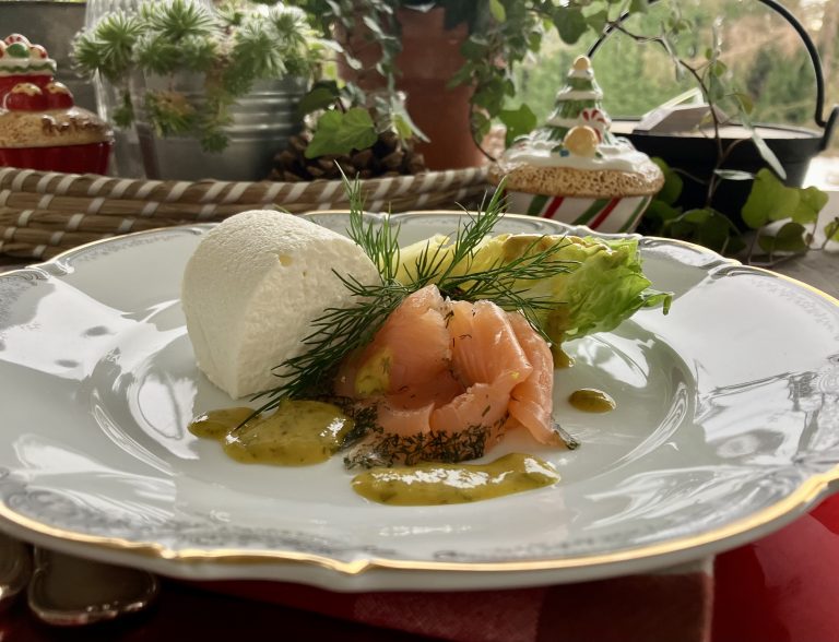 Mit frischem Dill garniert ist die Vorspeise ein Genuss, perfekt begleitet von knusprigem Toastbrot oder einem frischen Baguette. <br><span class="copyright">ulrike hagen</span>