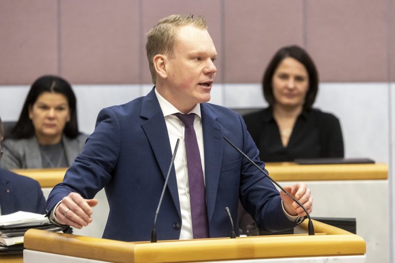 FPÖ-Klubobmann Christof Bitschi übte Kritik an den beiden Regierungsparteien. <span class="copyright">Paulitsch</span>
