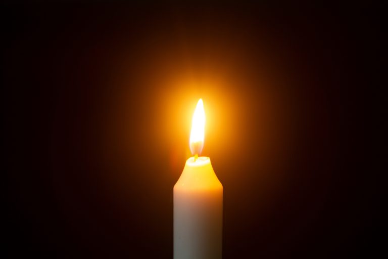 Alljährlich wird zur Weihnachtszeit in Vorarlberg das Friedenslicht verteilt. <span class="copyright">shutterstock</span>