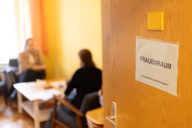 Die NEUE zu Besuch in der Notschlafstelle Feldkirch. <span class="copyright">Hartinger</span>