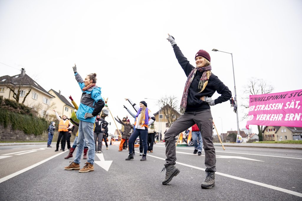 Rundumschlag: ÖVP-Stadtrat und Anwalt zeigt Klimaaktivisten, Polizei und Behörde an