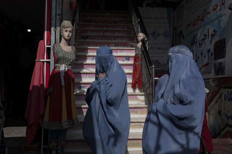 Frauen werden aus der Identität eines Landes ausgelöscht<span class="copyright">Giannakouris </span>