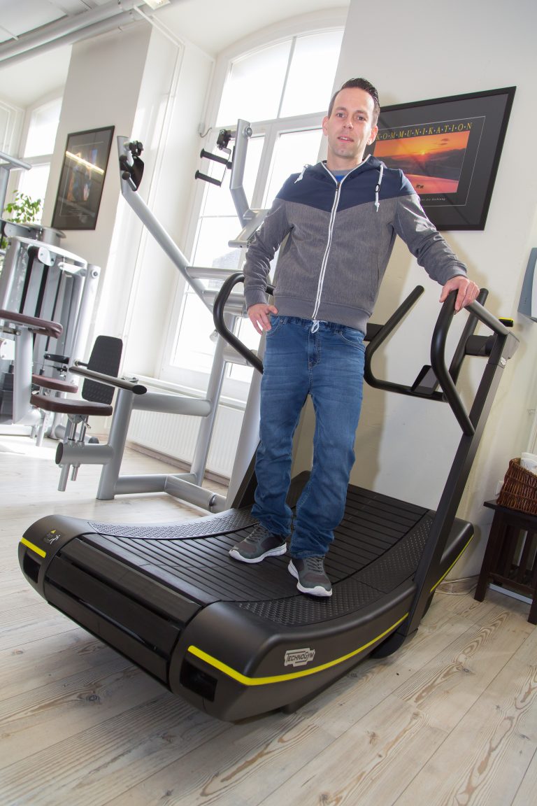 Mike Zech <span class="copyright">Hofmeister</span>