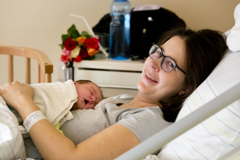 Ramona Lang und ihre Tochter Elina. <span class="copyright">mathis </span>
