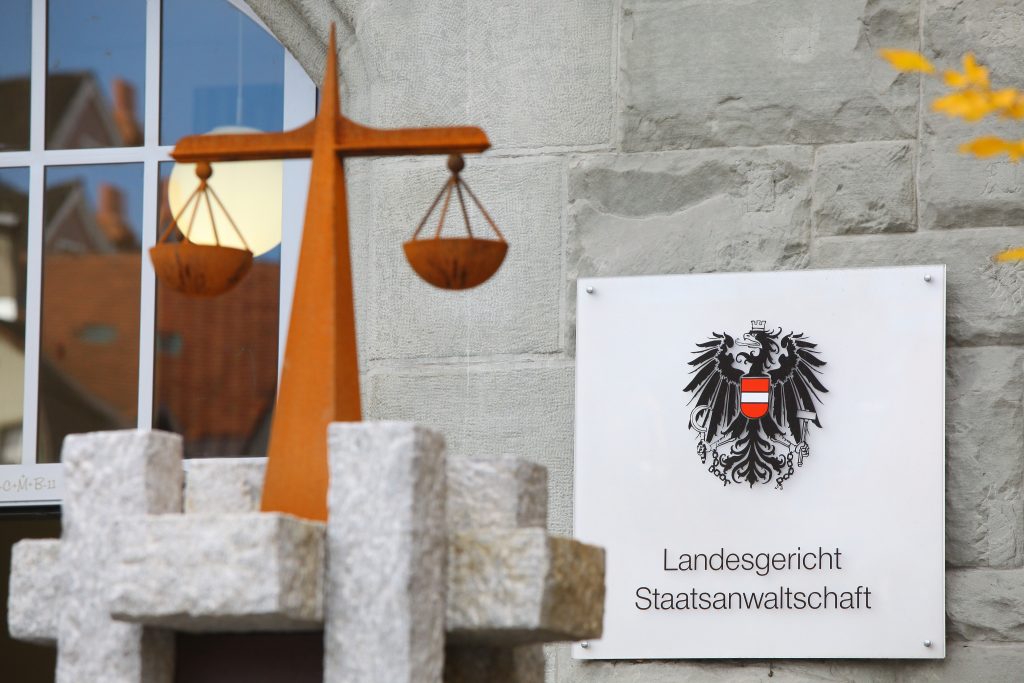 Zwei Jahre Haft: Auch Einbruchopfer geschlagen