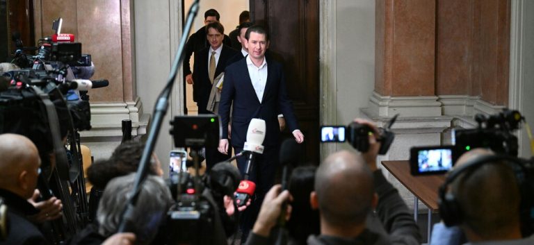 Der frühere Bundeskanzler Sebastian Kurz (ÖVP) steht seit Mitte Oktober als Angeklagter vor Gericht. <span class="copyright">APA/Fohringer</span><br><a rel="noreferrer noopener" href="https://www.kleinezeitung.at/autor/17735248/christina-traar" target="_blank"></a><br>