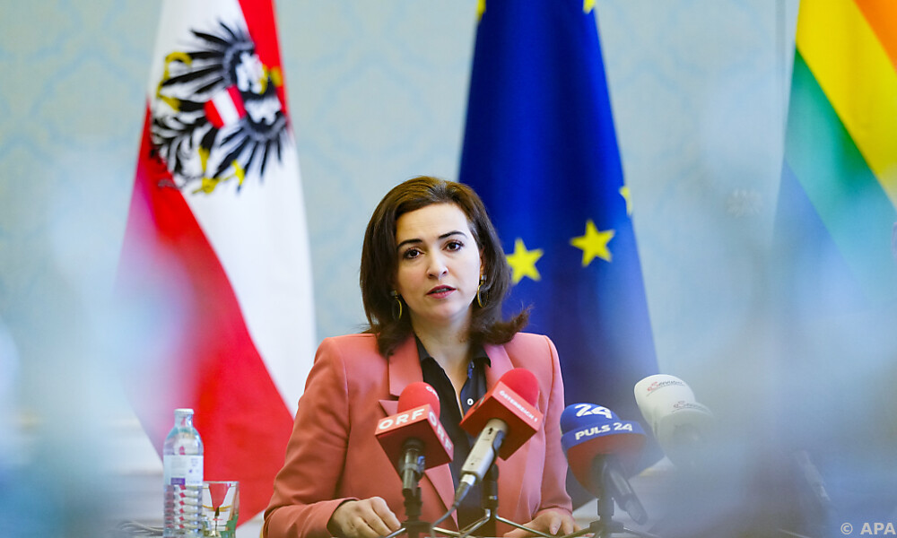 Entschädigung für verfolgte Homosexuelle startet