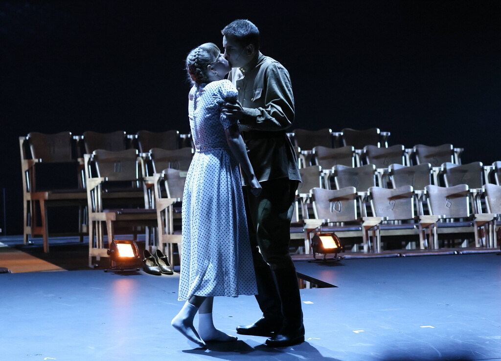 Russlands Theater sollen spielen, aber nach Putins Willen