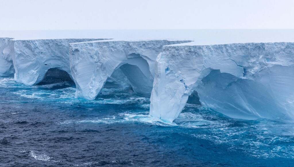 Der größte Eisberg der Welt schmilzt