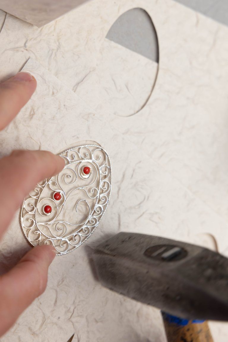 Die handwerkliche Kunst ist Helga Hagen sehr wichtig. <span class="copyright">Hartinger</span>