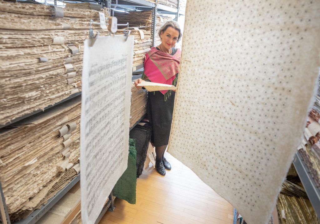 Die Kunst des Schreibens auf handgemachtem Papier