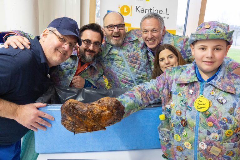 An 15 Stationen in Hard haben die Narren Braten gestohlen. <span class="copyright">Hartinger</span>