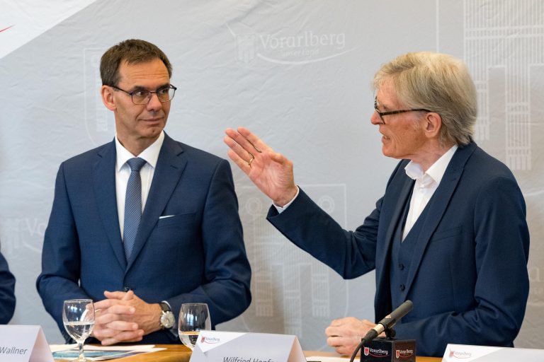 Wirtschaftskammer-Präsident Wilfried Hopfner: "Das universitäre Forschungsangebot in Vorarlberg erfährt mit der Gründung einer Zweitniederlassung der HSG eine wertvolle Erweiterung." <span class="copyright">Stiplovsek</span>