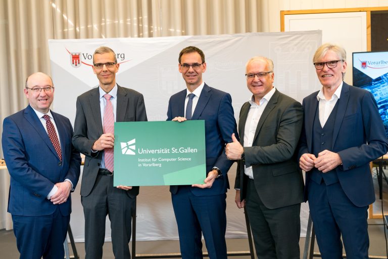 Gaben den Startschuss für das HSG-Institut in Dornbirn v.l.: Beat Tinner, Manuel Ammann, Markus Wallner, Elmar Hartmann und Wilfried Hopfner. <span class="copyright">Dietmar Stiplovsek</span>