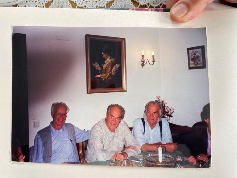 Fritz, Kurt und Erwin Müller als ältere Herren bei einem Familientreffen.<br><span class="copyright">Familienalbum Susanne Müller</span>