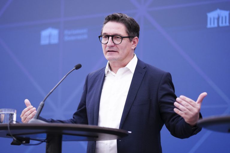 Ob er die SPÖ künftig auf Landes- oder Bundesebene vertreten wird, weiß Reinhold Einwallner noch nicht. <span class="copyright">APA/EVA MANHART</span>
