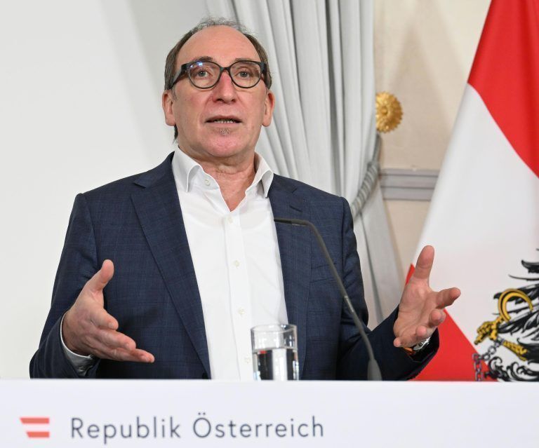 In einer Anfragebeantwortung von Gesundheitsminister Rauch kann man den Rückgang der Impfungen statistisch erkennen. <span class="copyright">APA/HELMUT FOHRINGER</span>