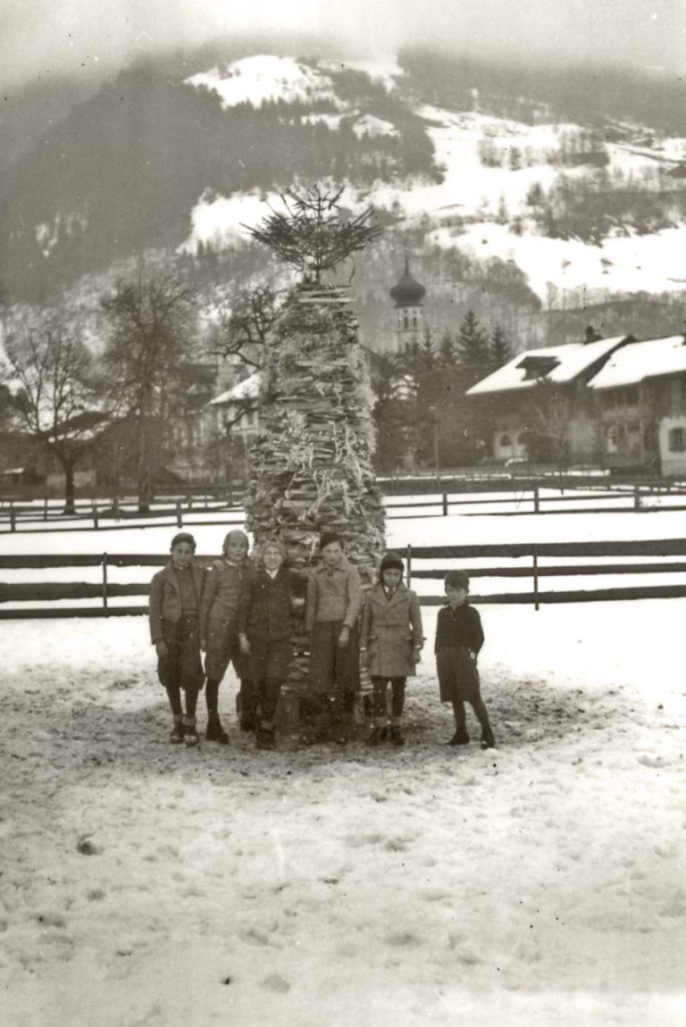 Der Schrunser Funken im Jahr 1934 war noch nicht so groß wie heute vielerorts. <span class="copyright">Montafon Archiv</span>
