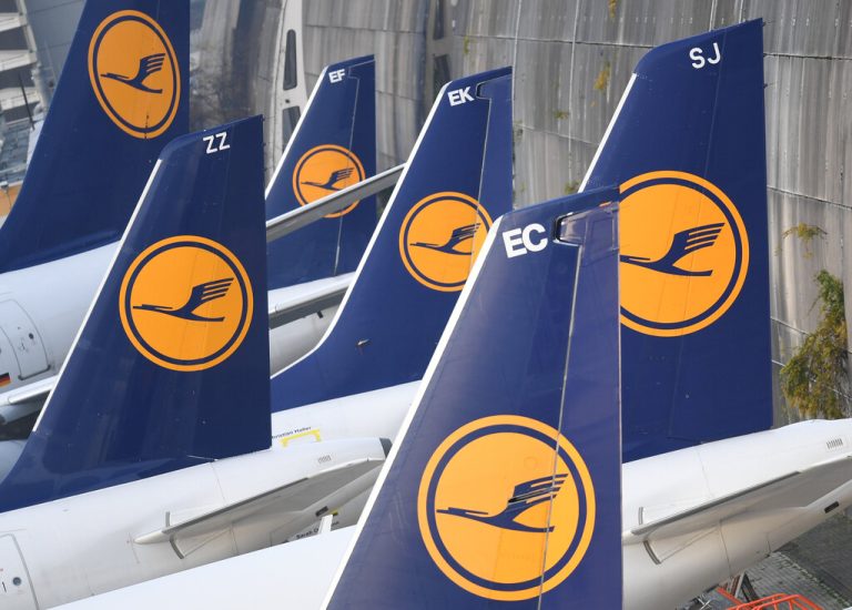 Lufthansa-Maschinen<span class="copyright">Arne Dedert/dpa +++(c) dpa - Bildfunk+++</span>