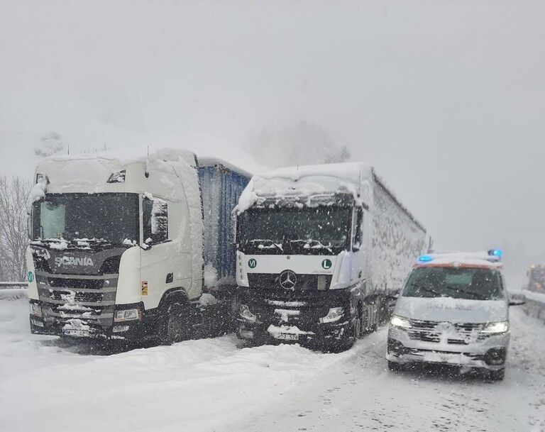 Brennerautobahn wegen Schneefällen gesperrt