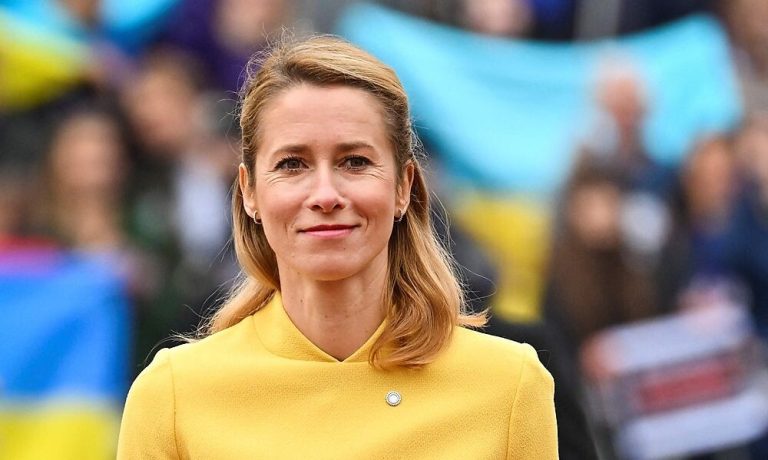 Estlands Premierministerin Kaja Kallas kommt zum Opernball