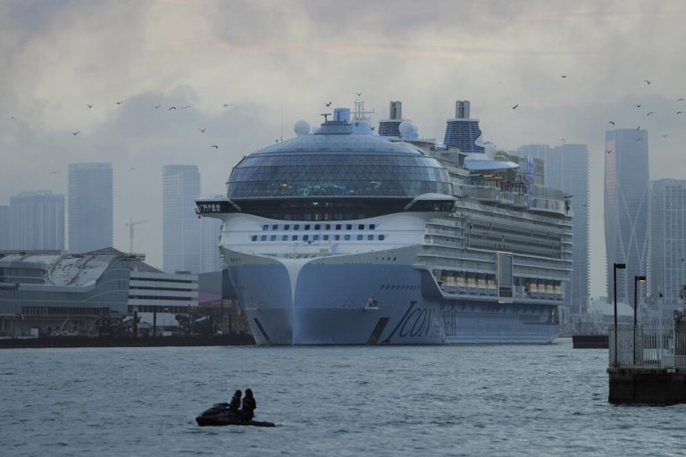 Icon of the Seas <span class="copyright">AP/Rebecca blackwell</span>