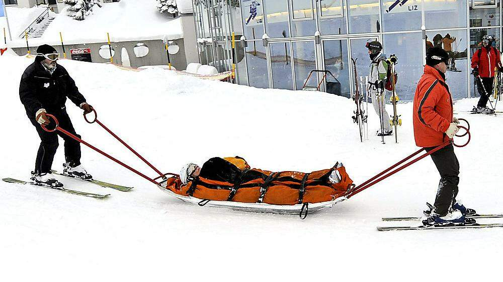 Achtjährige Skifahrerin bei Unfall in Tirol schwer verletzt