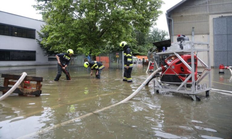 Die Klimakrise lässt die Feuerwehreinsätze hochschnellen <span class="copyright">APA/Feuerwehr-Apfelberg</span>