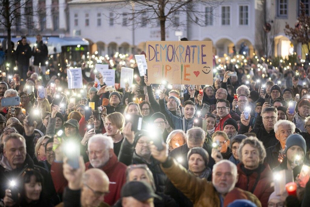 Tausende bei Demos gegen Rechtsextremismus