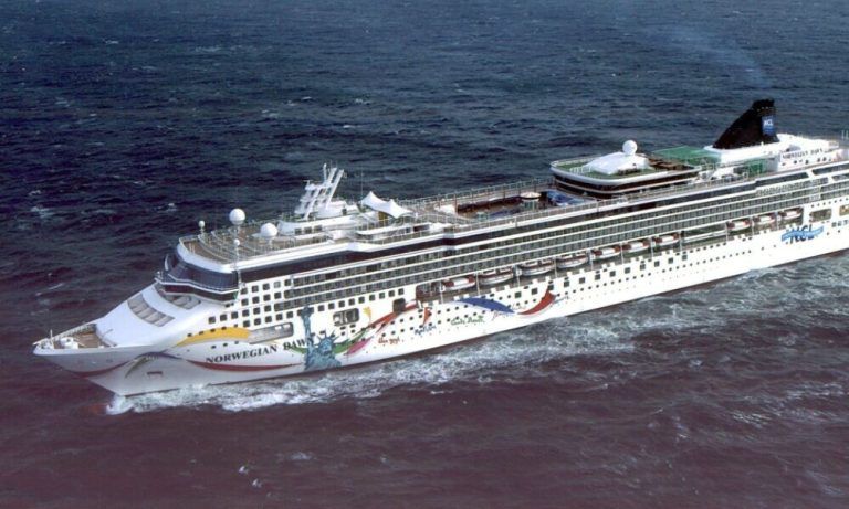 Mehr als 3.000 Menschen sitzen auf dem Kreuzfahrtschiff fest
