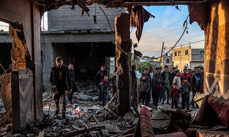Schon jetzt richten Luftangriffe Israels in Rafah Zerstörung an <span class="copyright">APA/AFP</span>