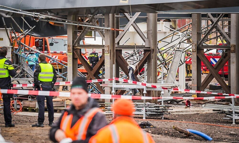 Zwei Tote bei Brückeneinsturz in den Niederlanden