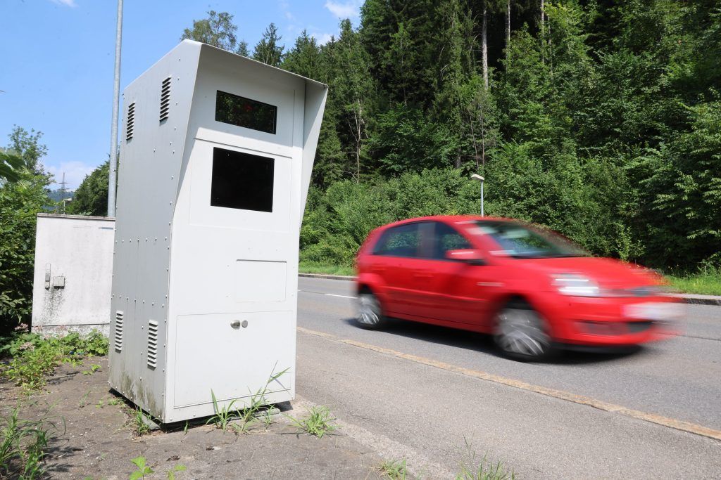 Radarbox beschädigt: 7500 Euro Strafe