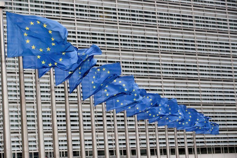 Eine wichtige Rolle im Kampf um Lohngerechtigkeit spielt nach Ansicht von Sandra Schoch derzeit die EU. <span class="copyright">REUTERS/Yves Herman</span>