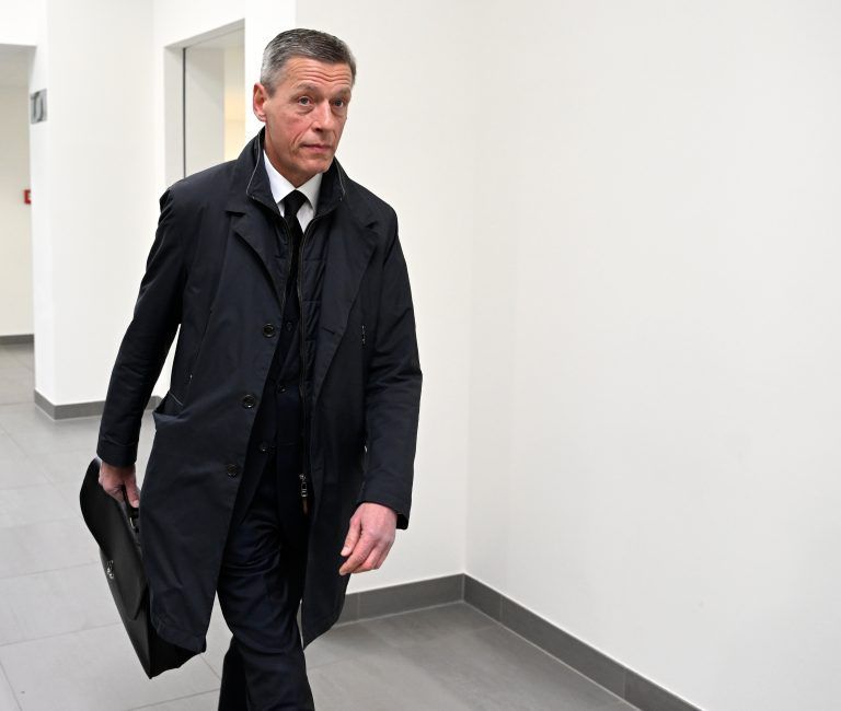 ABD0039_20230427 – WIEN – STERREICH: Der suspendierte Sektionschef im Justizministerium, Christian Pilnacek, am Donnerstag, 27. April 2023, anl. einer Verhandlung der Bundesdisziplinarbehrde in Wien. – FOTO: APA/HELMUT FOHRINGER