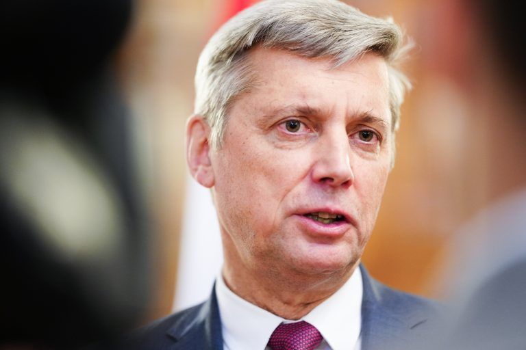 ABD0049_20231201 – WIEN – STERREICH: Martin Kreutner (Leiter U-Kommission) anl. eines Pressegesprchs zur Untersuchungskommission zur Aufklrung des Verdachts von politischer Einflussnahme auf die Justiz, aufgenommen am Freitag, 01. Dezember 2023, in Wien. – FOTO: APA/EVA MANHART
