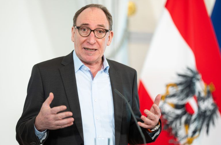 ABD0070_20240313 – WIEN –
STERREICH: Sozial- und Gesundheitsminister Johannes Rauch (Grne) beim Pressefoyer nach einer Sitzung des Ministerrates am Mittwoch, 13. Mrz 2024, in Wien. – FOTO: APA/GEORG HOCHMUTH