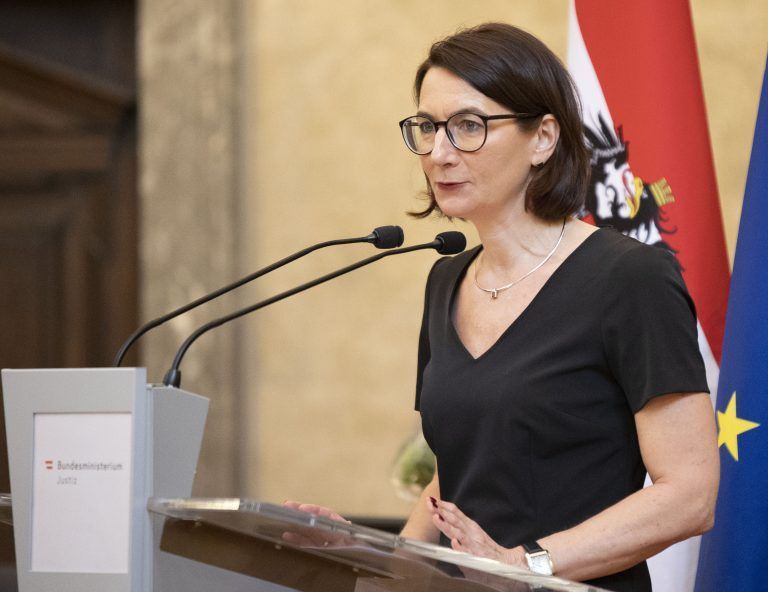 ABD0086_20230606 – WIEN –
STERREICH: Die neue Leiterin der Staatsanwaltschaft Wien, Michaela Obenaus am Dienstag, 06. Juni 2023, anl. ihrer Amtseinfhrung im Landesgericht fr Strafsachen in Wien. – FOTO: APA/TOBIAS STEINMAURER