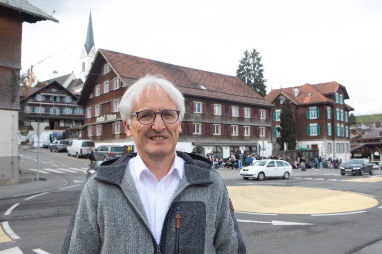 "Einheimische, die ihre Wohnungen aus welchem Grund auch immer leer stehen lassen, bezahlen den gesetzlich möglichen Höchstsatz", erläutert Paul Sutterlüty. <span class="copyright">Hartinger</span>