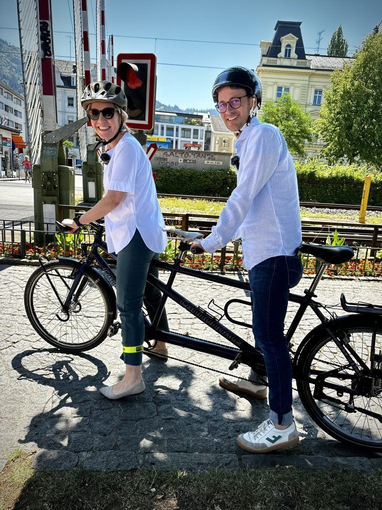 "Bund und Land" gemeinsam auf Radfahrt in Bregenz. <span class="copyright">BMK/Cajetan Perwein</span>
