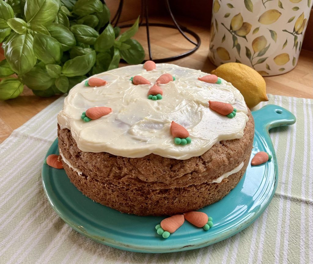 Kleiner Rüblikuchen mit Frischkäsecreme