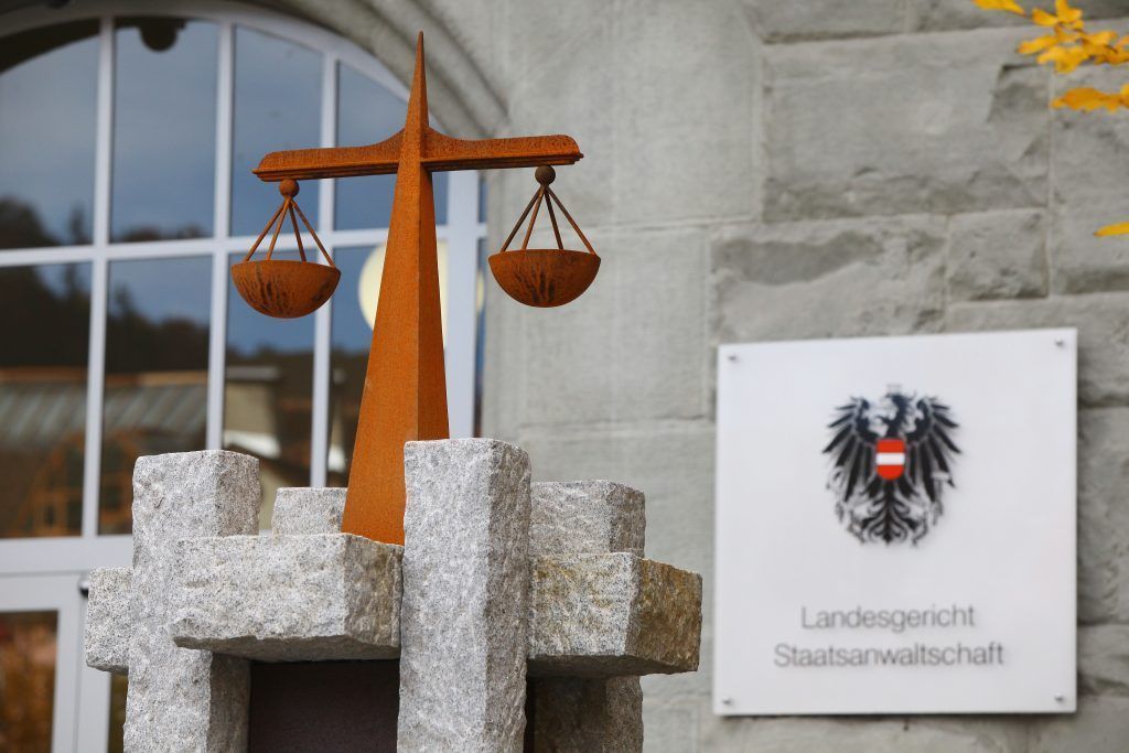 Klägerin versuchte Zeugin zu bestechen