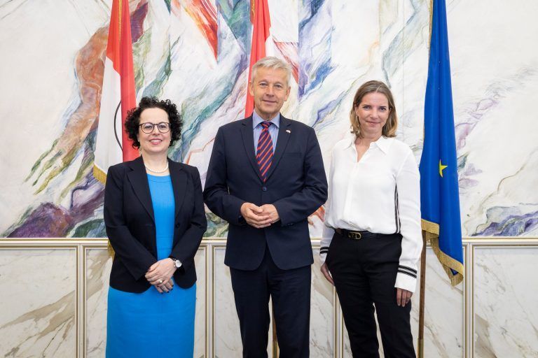 Christine Schwarz-Fuchs, Reinhold Lopatka und Gerda Schnetzer-Sutterlüty (von links) gehen bei der Europawahl für die ÖVP ins Rennen. <span class="copyright">Vorarlberger Volkspartei</span>