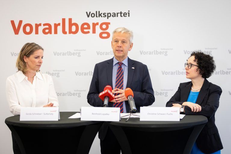 Bei einer Pressekonferenz sprachen die drei Kandidaten darüber, wie sich die EU ihrer Ansicht nach künftig entwickeln soll. <span class="copyright">Vorarlberger Volkspartei</span>