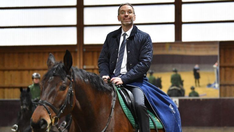 Peschorn stoppte Kickls Pferdepolizei