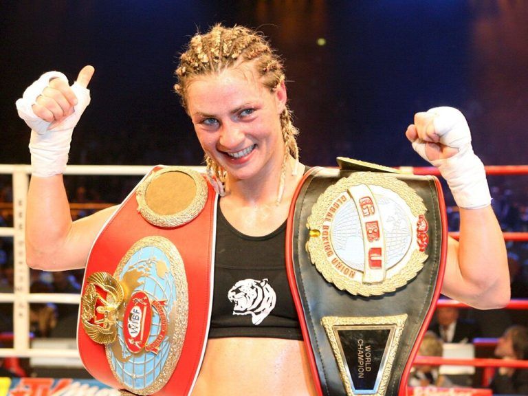 epa01333103 Double Worldchampion in the junior-bantamweight (GBW and WIBF), Alesia Graf celebrates after her victory against Brazilian Rosillette dos Santos at the Hanns-Martin-Schleyer-Halle in Stuttgart, Germany, 03 May 2008. Graf won by technical knockout. EPA/Bernd Weissbrod