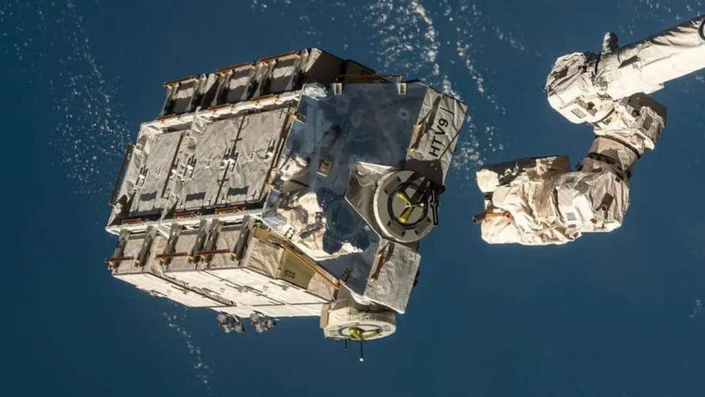 Trümmer von ISS-Batterieblock nahe der Karibik ins Meer gestürzt