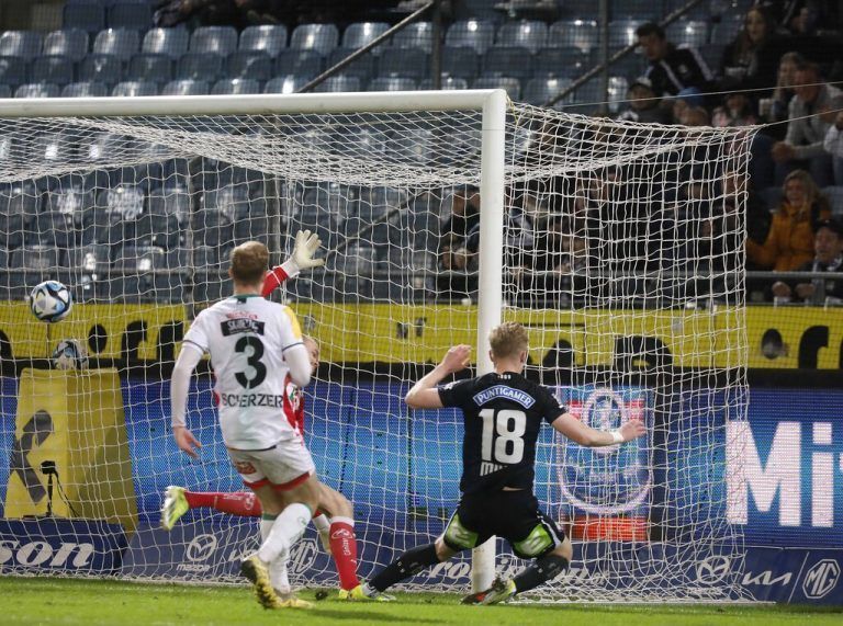 p20240303_8232<br />Fussball ADMIRAL Bundesliga SK Puntigamer Sturm Graz vs. RZ pellets WAC (N:N Endstand, N:N Halbzeit) am 03.03.2024.<br />Bild zeigt: v.l. Tor zum 1:0 durch Mika BIERETH.<br />Foto © by der Plankenauer, www.der-plankenauer.at