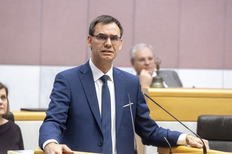 Landeshauptmann Markus Wallner (ÖVP) wehrte sich gegen die Kritik und erteilte auch einer Diskussion über die Ausrichtung der Hypo eine Absage. <span class="copyright">Archiv/Paulitsch</span>
