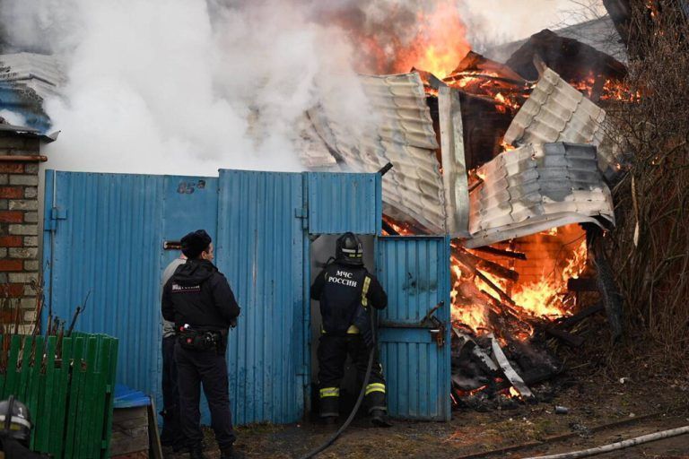 RUSSIA, BELGOROD - MARCH 17, 2024: A firefighter battles a fire at the site of a military strike. Belgorod Region Governor Press Office/TASS PUBLICATIONxINxGERxAUTxONLY 68281846